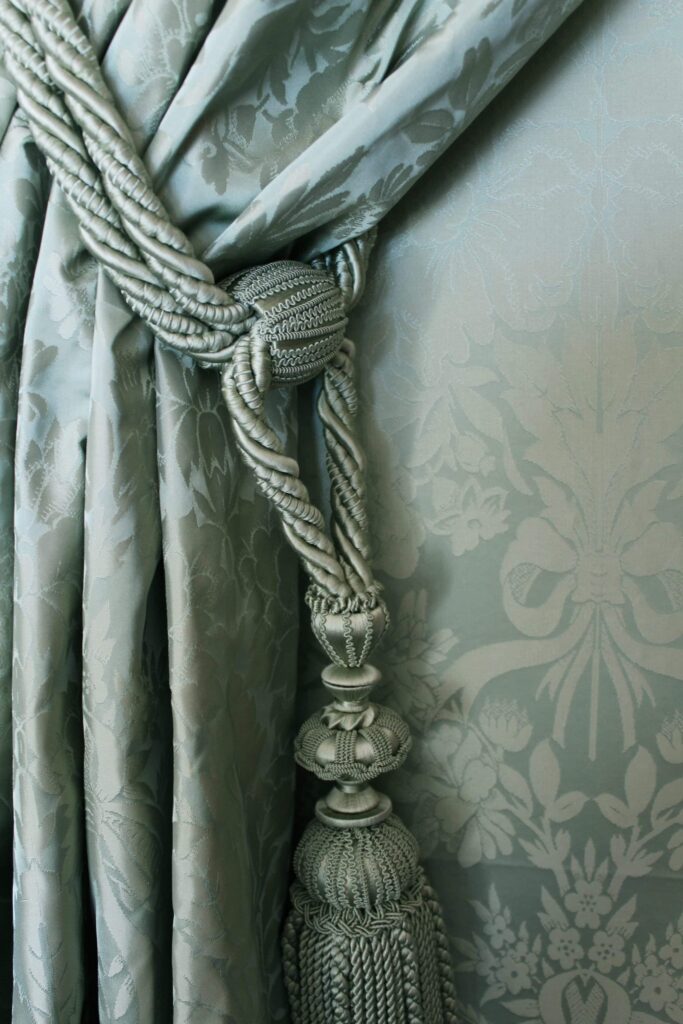 Elton Damask