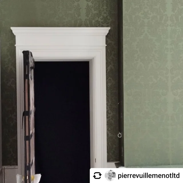 Working directly with a trusted third-party upholsterer @pierrevuillemenotltd earlier this year to ensure every detail is perfect. This stunning bespoke weaving features our Madingly design, an authentic 17th-century pattern from the 4th Quarter period.
Woven with our black silk warp and sage silk weft, this piece showcases the beauty of traditional weaving techniques using stocked yarns. With hundreds of silk colours in our yarn stores and a minimum order of just 15 metres, we can bring your vision to life.
Whether you're a private client, institution, or working through fabric installers, we work seamlessly with your team.

#Upholstery #BespokeDesign #TraditionalCraftsmanship #InteriorDesign #SilkFabric #TextileArt #CustomWeaving #LuxuryInteriors #HeritagePatterns #CreativeCollaboration #fabricwalling #HumphriesWeaving